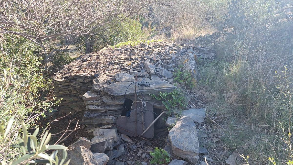 Alerten que també desapareixeria aquesta barraca de pedra seca, de més de 250 anys, quan es va pedrificar Cadaqués i Cap de Creus