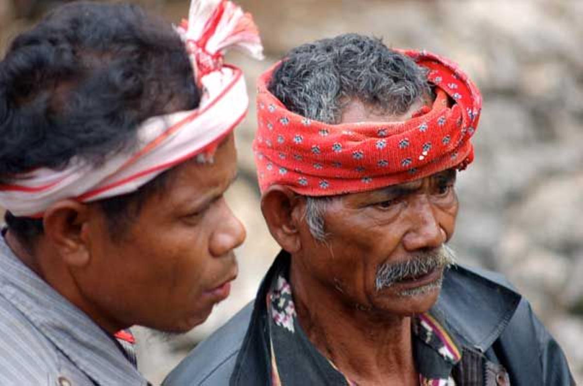 Los sumbaneses aman su isla y conservan sus ancestrales tradiciones