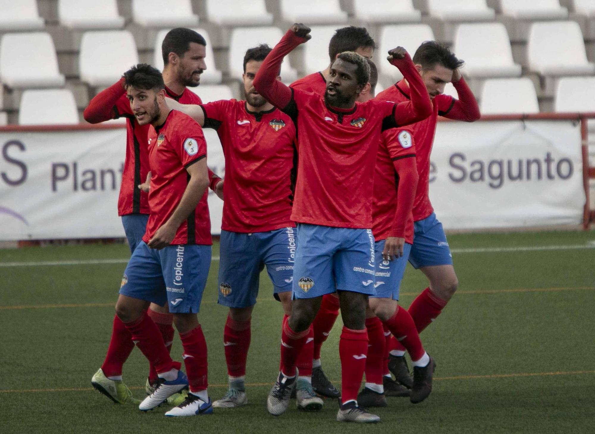 Empate entre el Atlético Saguntino y el CD Acero, en un inusual  derbi, con el Saguntino como local en el Fornás.