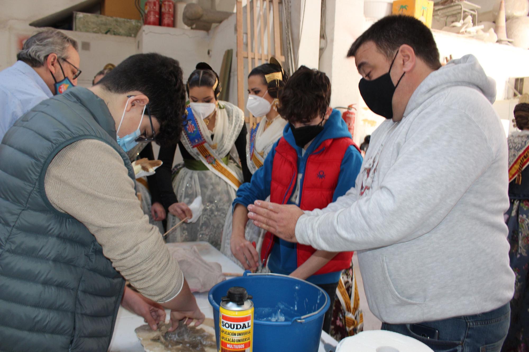 Tutorial de Fallas para Consuelo y la corte en la fiesta del Patrimonio