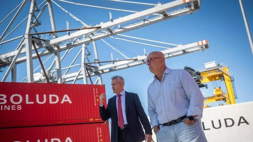 Boluda Shipping presenta dos nuevas grúas