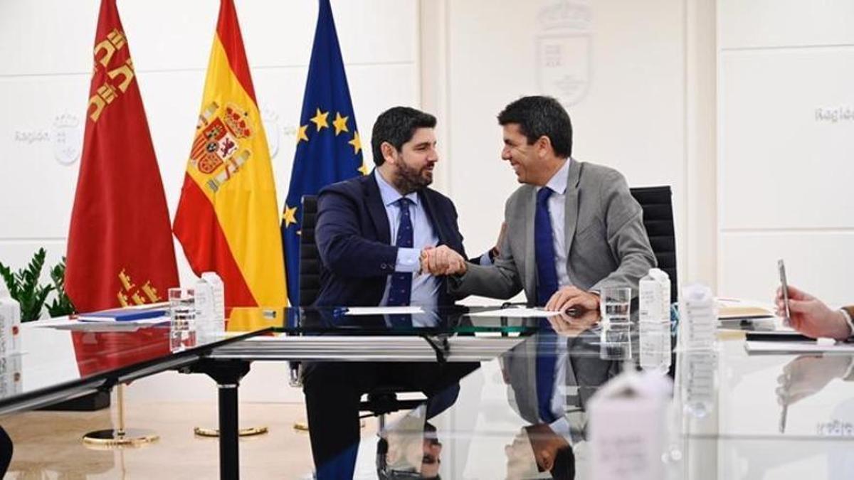 Los presidentes de la Región de Murcia y la Comunidad Valenciana, Fernando López Miras y Carlos Mazón.