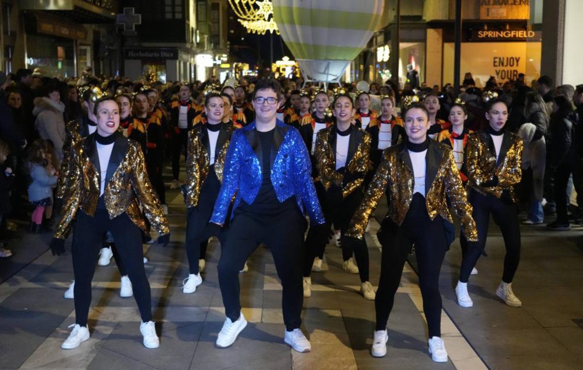 Uno de los conjuntos de baile. | JOSÉ LUIS FERNÁNDEZ