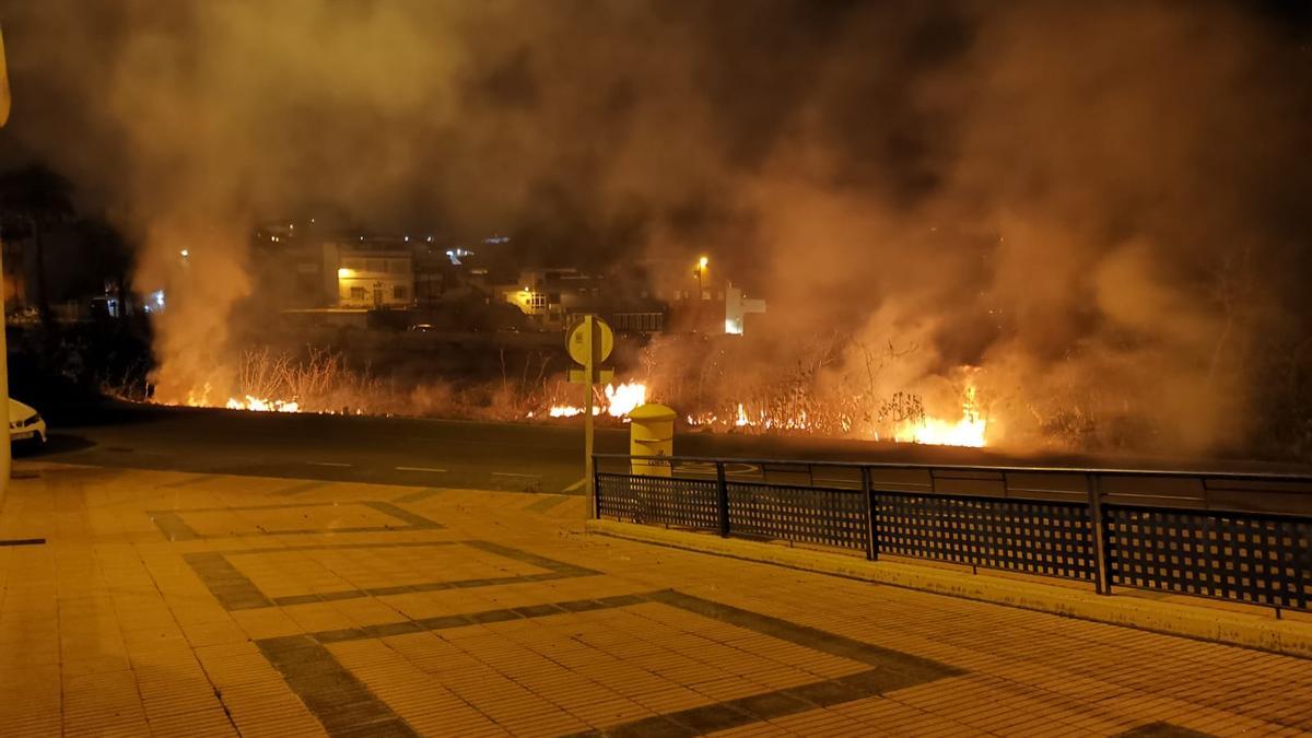 Incendio en Jinámar