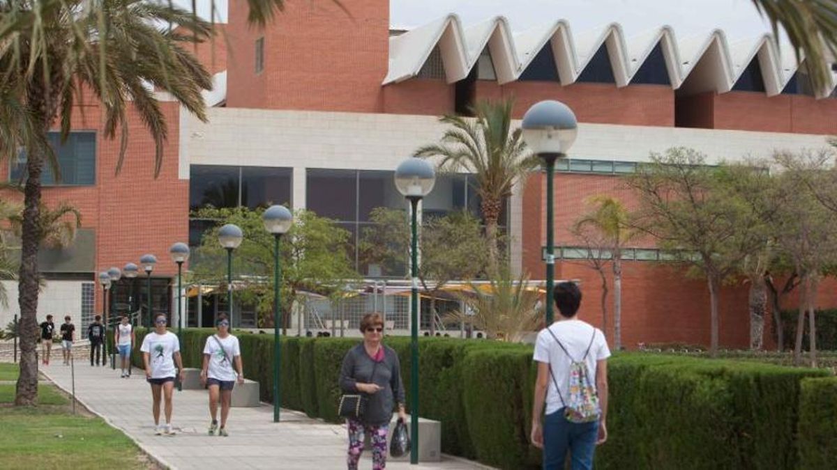 La UMH ha graduado a la última promoción del Máster Universitario en Formación del Profesorado en Elche