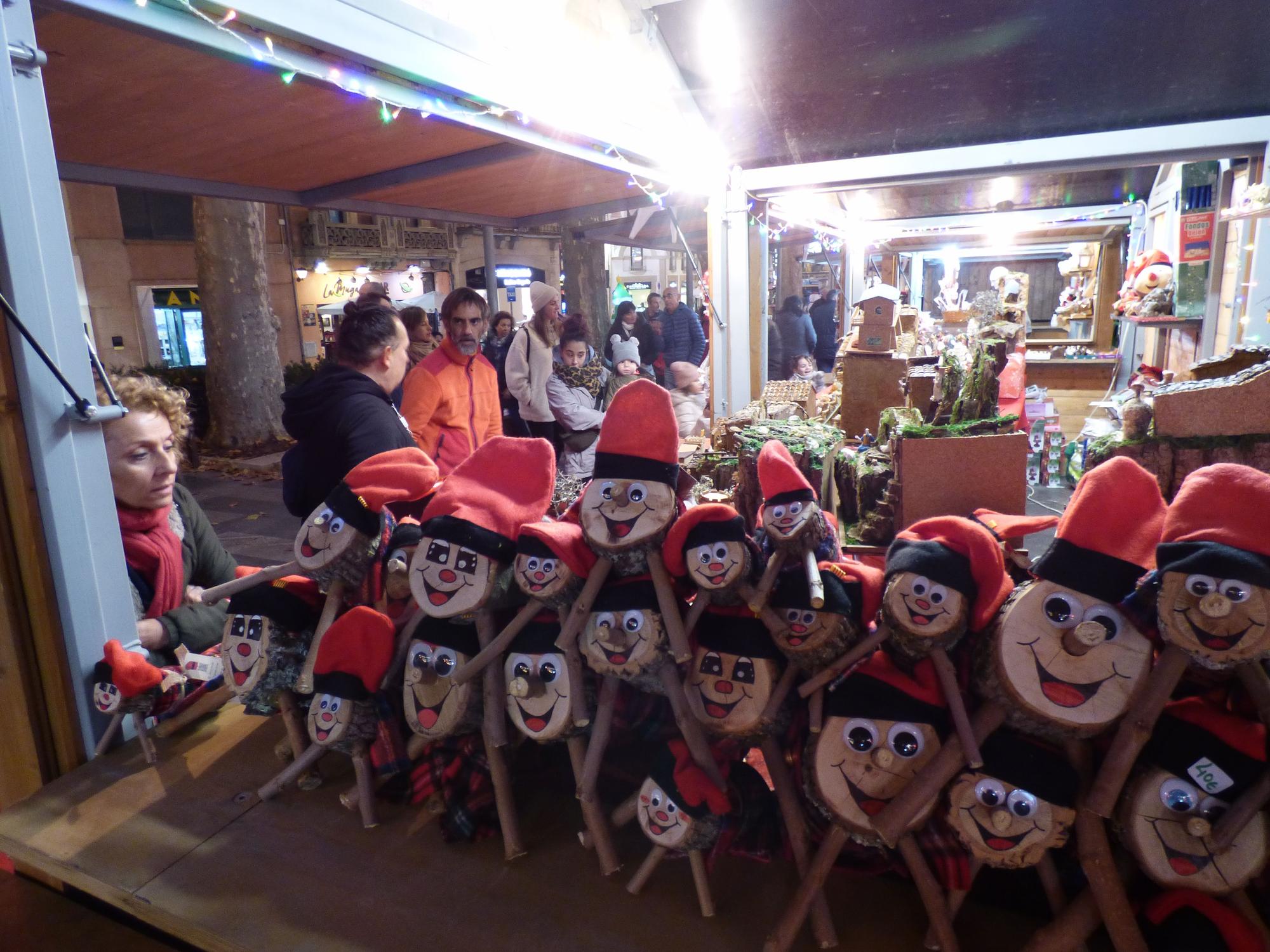 La màgia de Nadal s'encén a Figueres amb les llums dalinianes