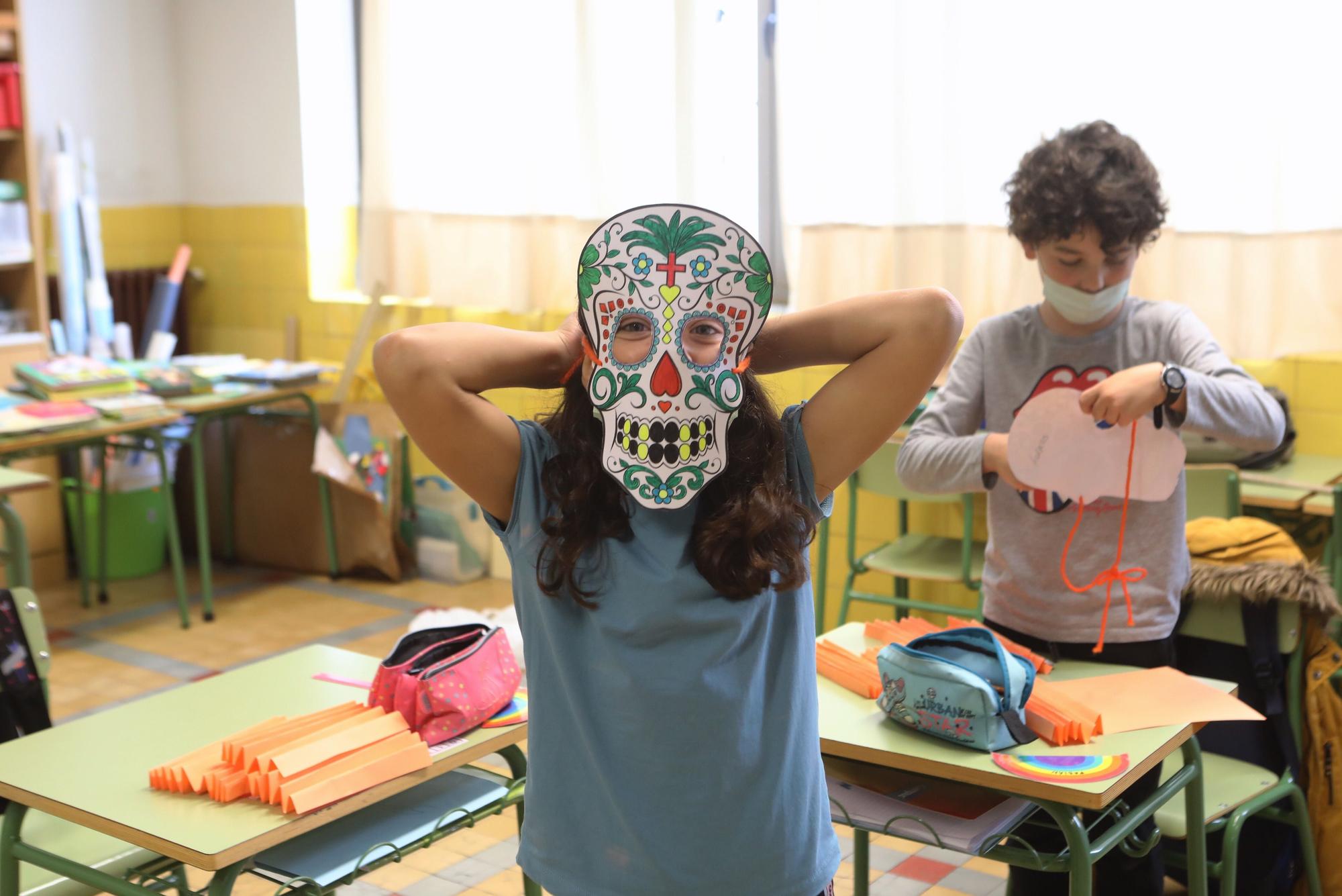 Apertura de los colegios de Oviedo para vivir un puente de miedo