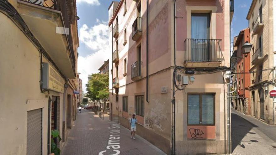 Edifici on va cremar un matalàs, al carrer de Sant Francesc