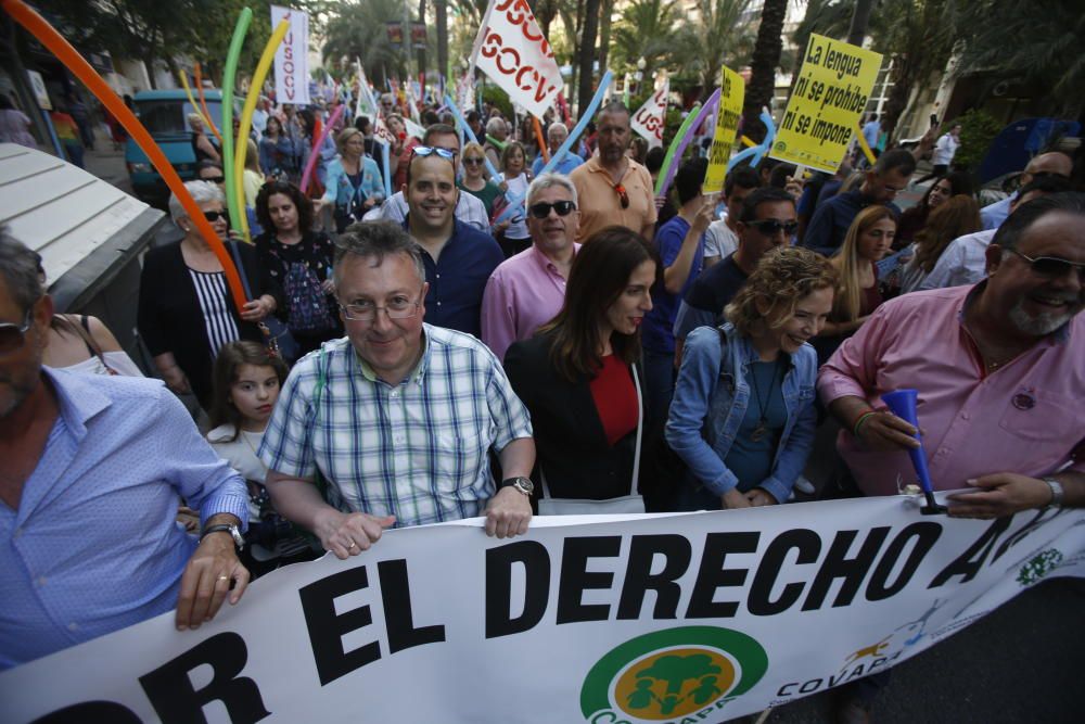 Los padres insisten en que se paralice el decreto y reclaman poder elegir la lengua vehicular en la que aprendan sus hijos