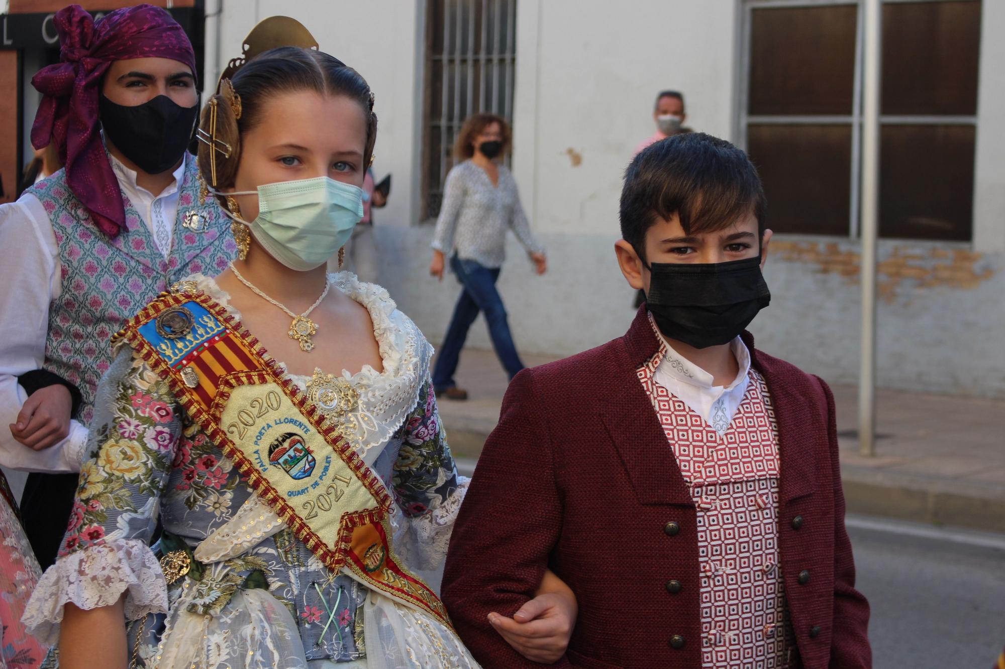 Carmen, Nerea y las cortes acompañan a las fallas de Quart y Xirivella en la procesión de la Senyera