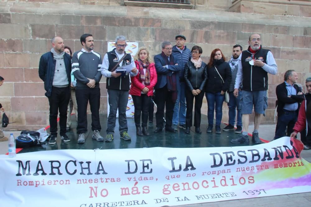 Como cada año, una marcha desde Málaga capital recuerda la salida de miles de personas hacia Almería en 1937, con motivo de la Guerra Civil