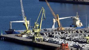 El mercante «HC Eva Marie», atracado en el puerto de Vigo
