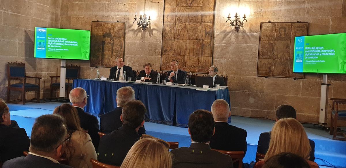 Un momento de la presentación del informe en la sede de la Lonja de València.