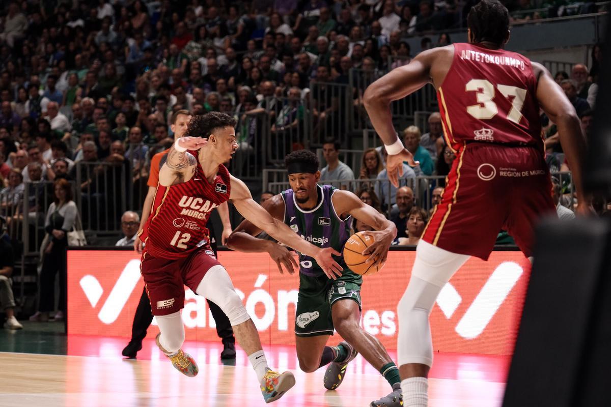 Imágenes del partido del UNICAJA vs UCAM Murcia en el Martín Carpena