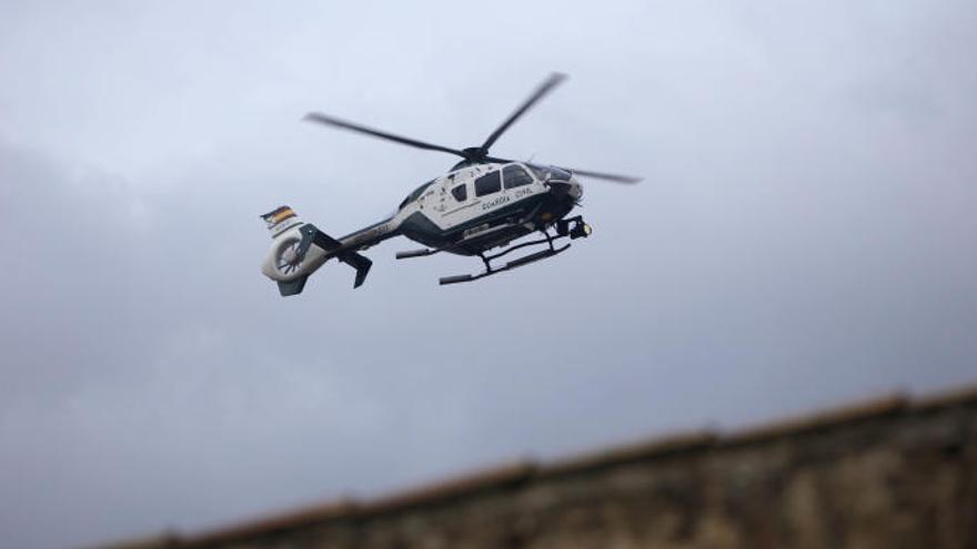 Helikopter der Guardia Civil im Einsatz.