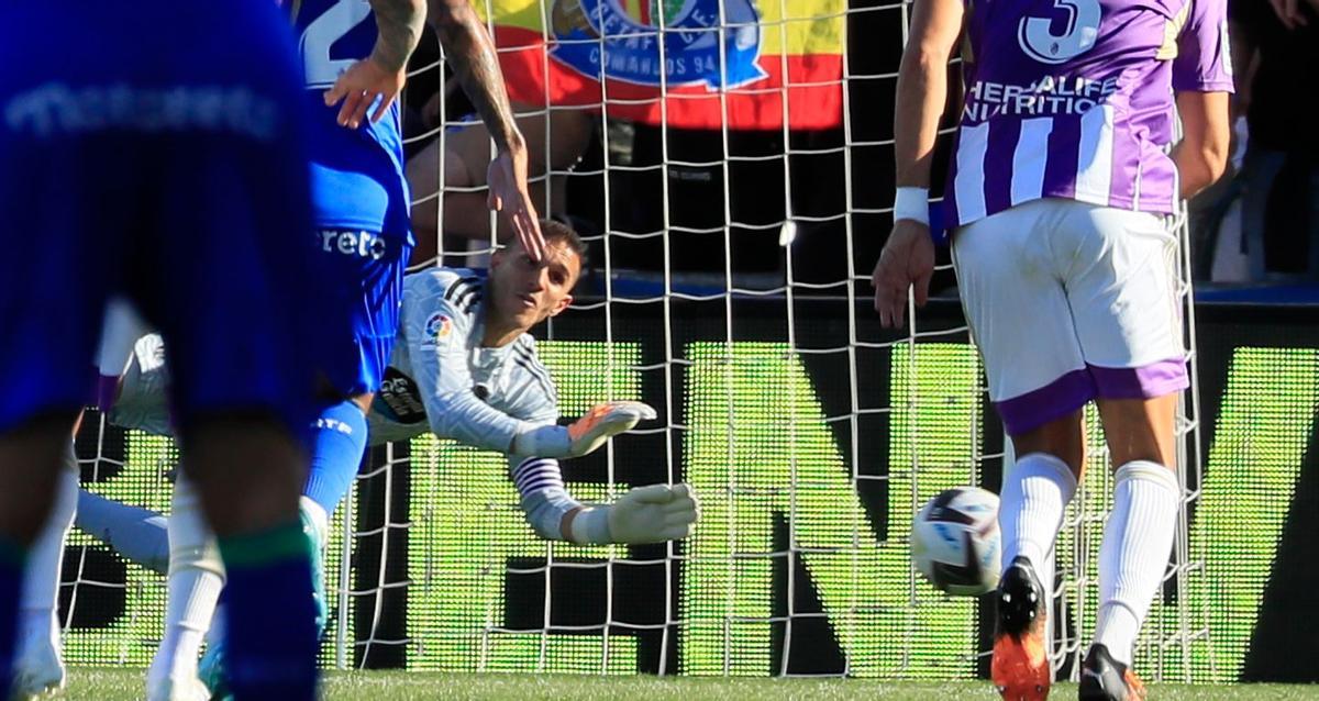 GETAFE - VALLADOLID: La parada de Masip al penalti de Ünal