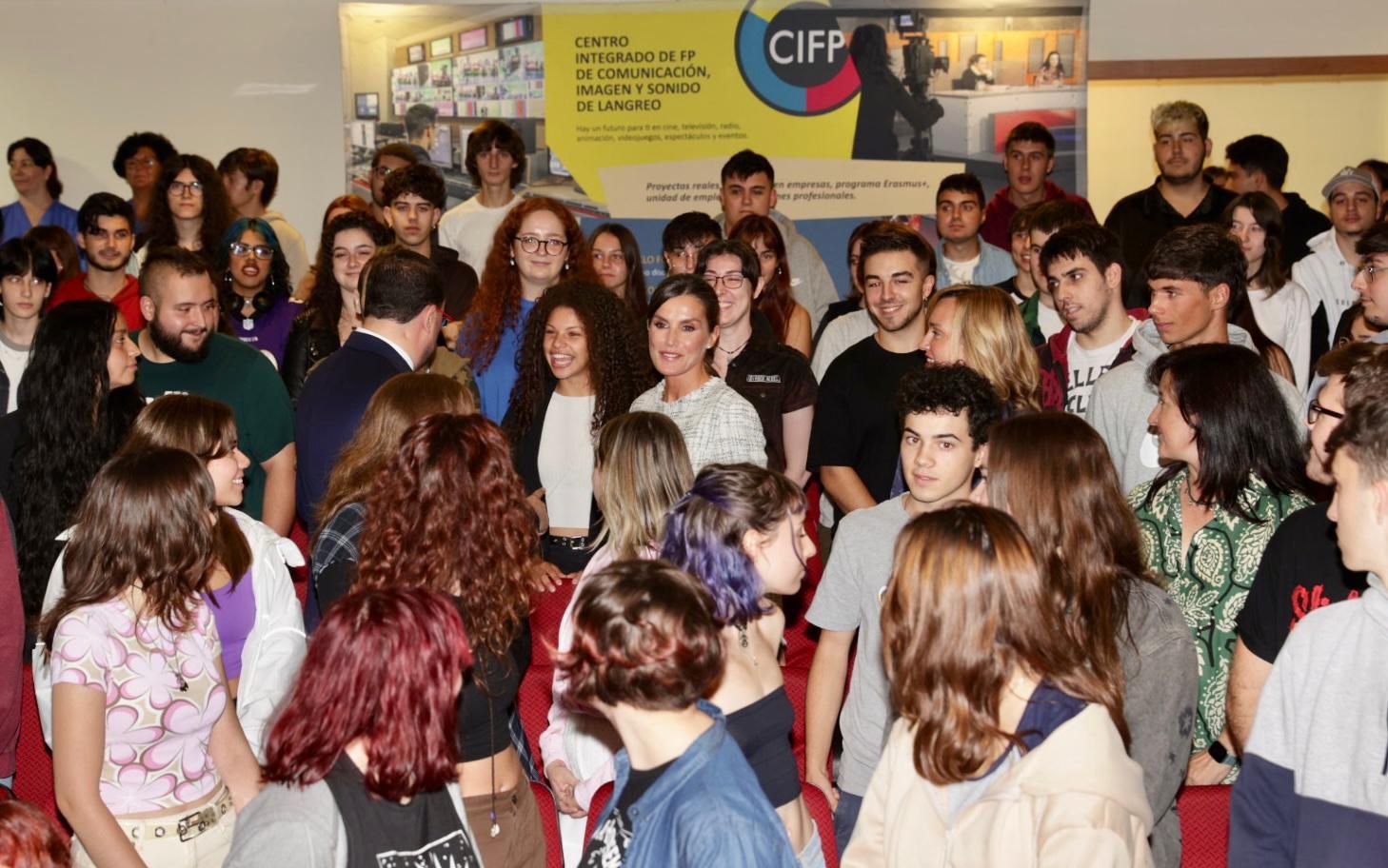 La Reina Letizia inaugura el curso de FP en el Cislan de Langreo