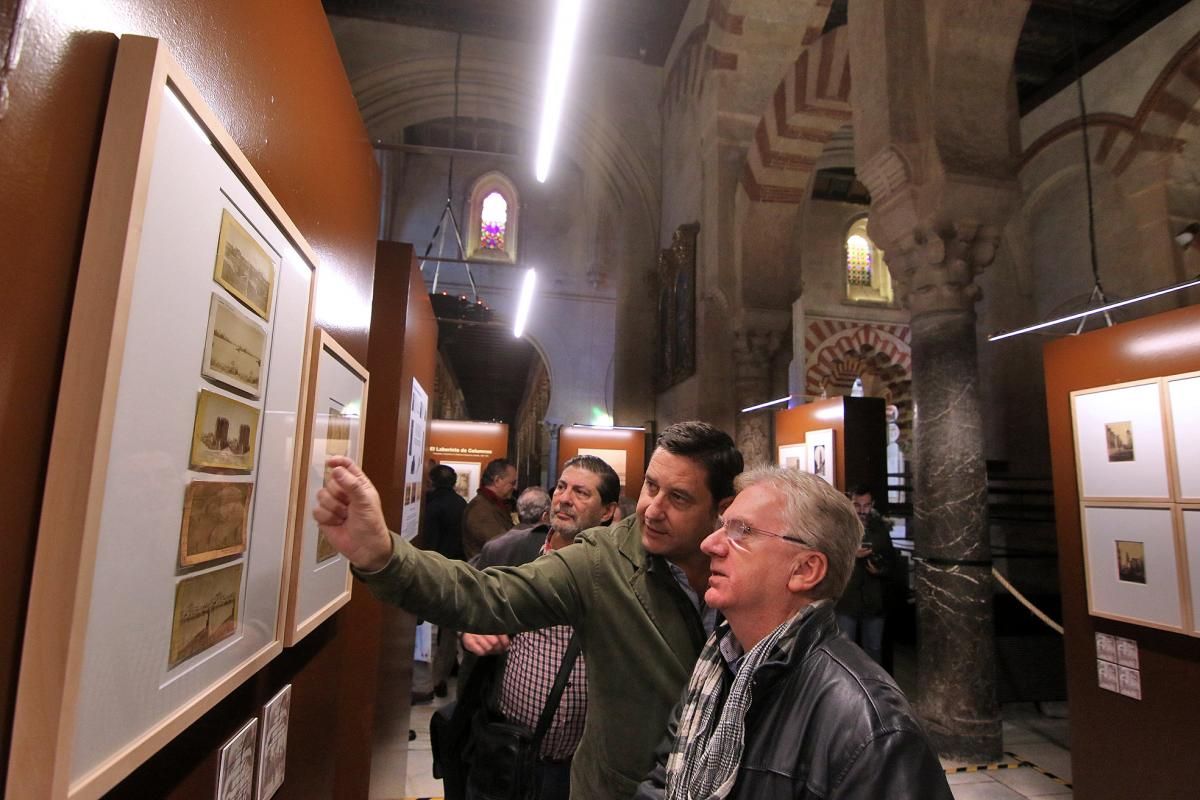 La Mezquita-Catedral exhibe 60 fotos incunables de la historia del monumento