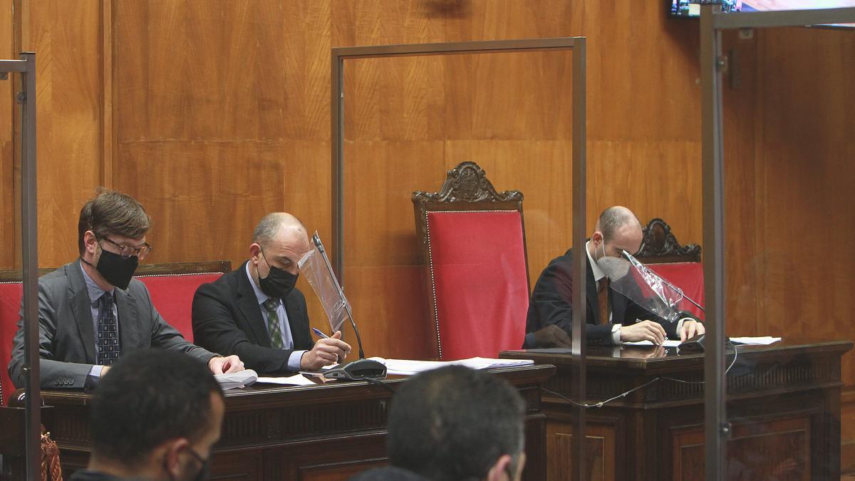 Abogados de la defensa.