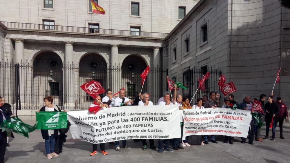 Los trabajadores del Oliva Beach protestan en Madrid