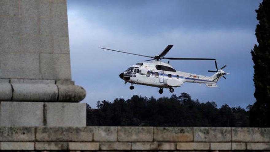 Un dels helicòpters de l&#039;exèrcit espanyol al Valle de los Caídos.