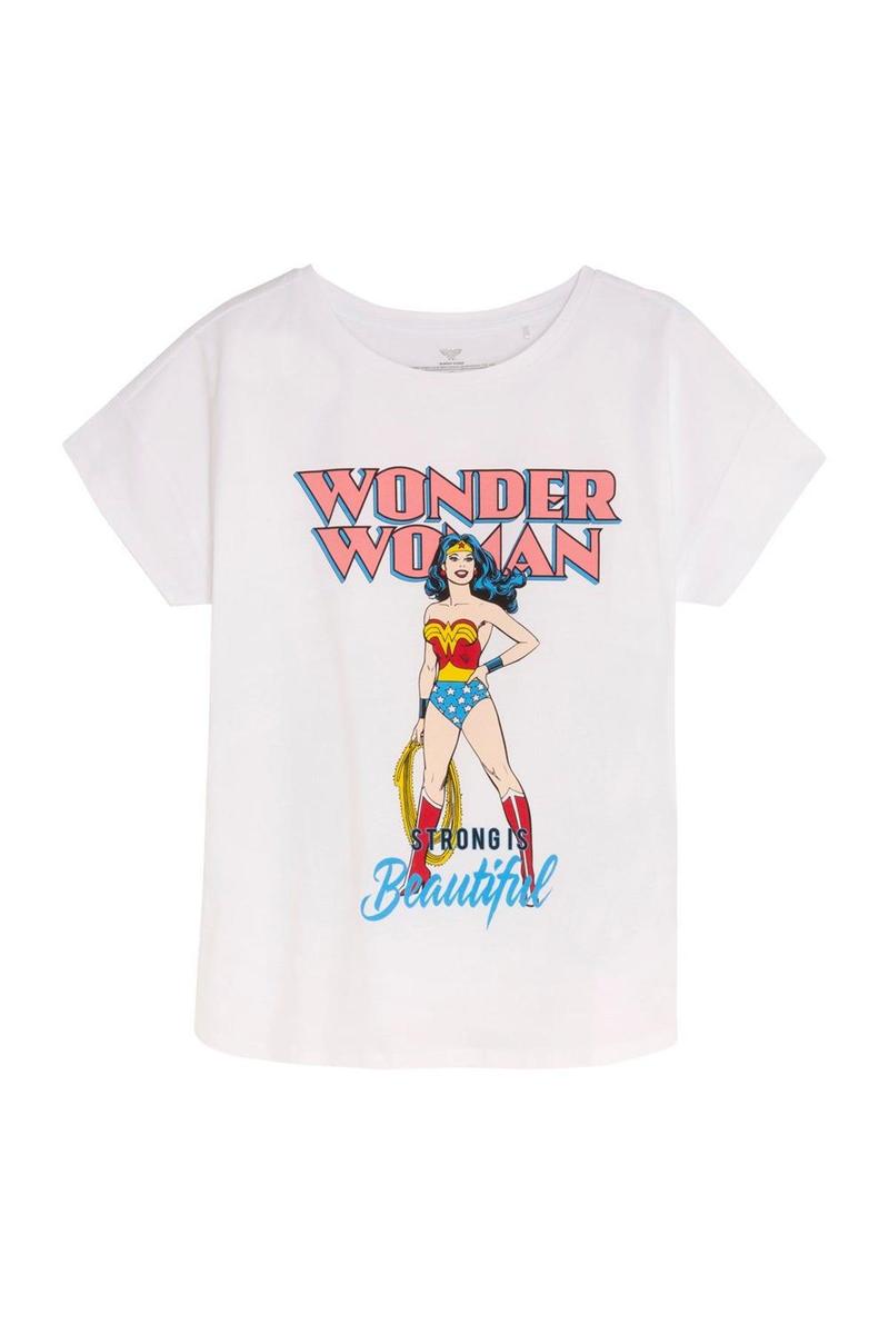 Camiseta 'Wonder Woman' blanca de Springfield. (Precio: 15,99 euros)