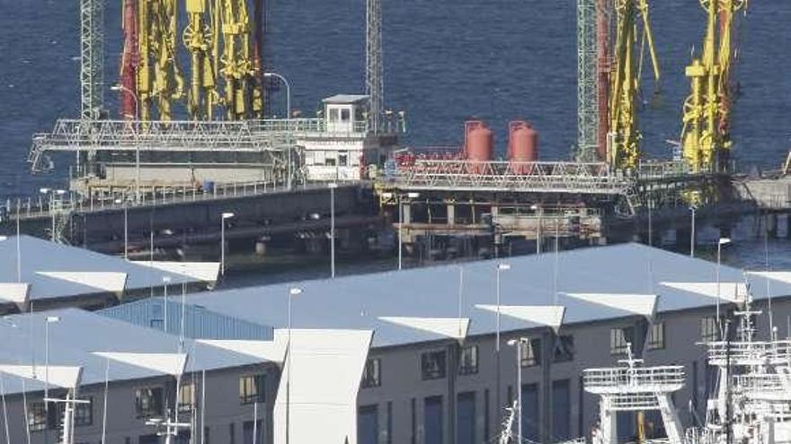 Flota amarrada en el muelle coruñés de Oza. / eduardo vicente