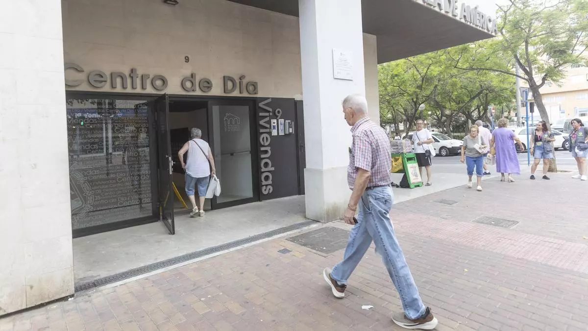 Alicante elimina el servicio de atención diurna a mayores por falta de presupuesto del Consell