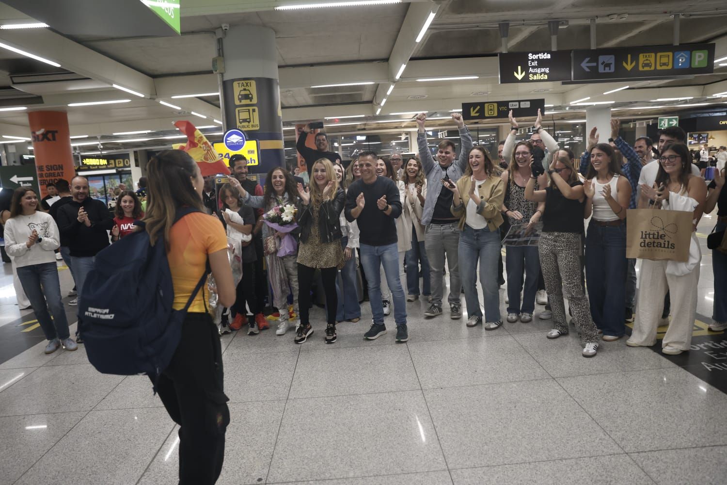 Así a sido la llegada de la deportista Esperança Cladera al aeropuerto de Palma