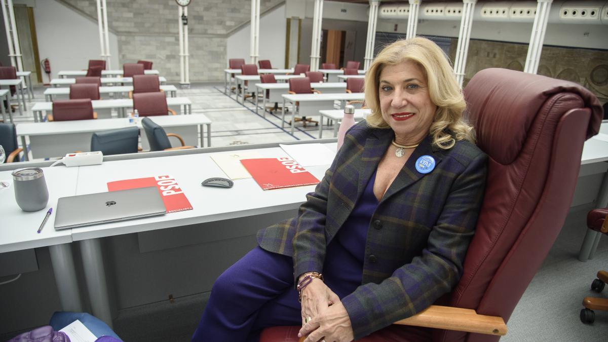 Gloria Alarcón, en la Asamblea Regional.