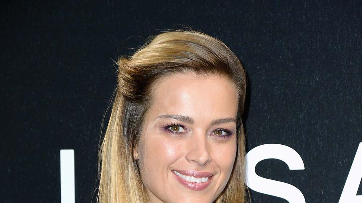 Tupé asimétrico como el de Petra Nemcova