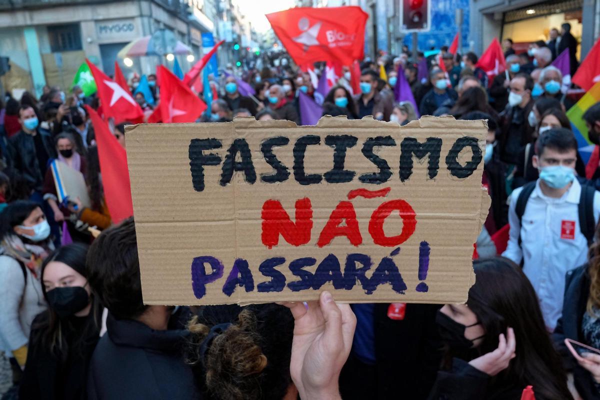 Protesta contra la extrema derecha en Oporto.