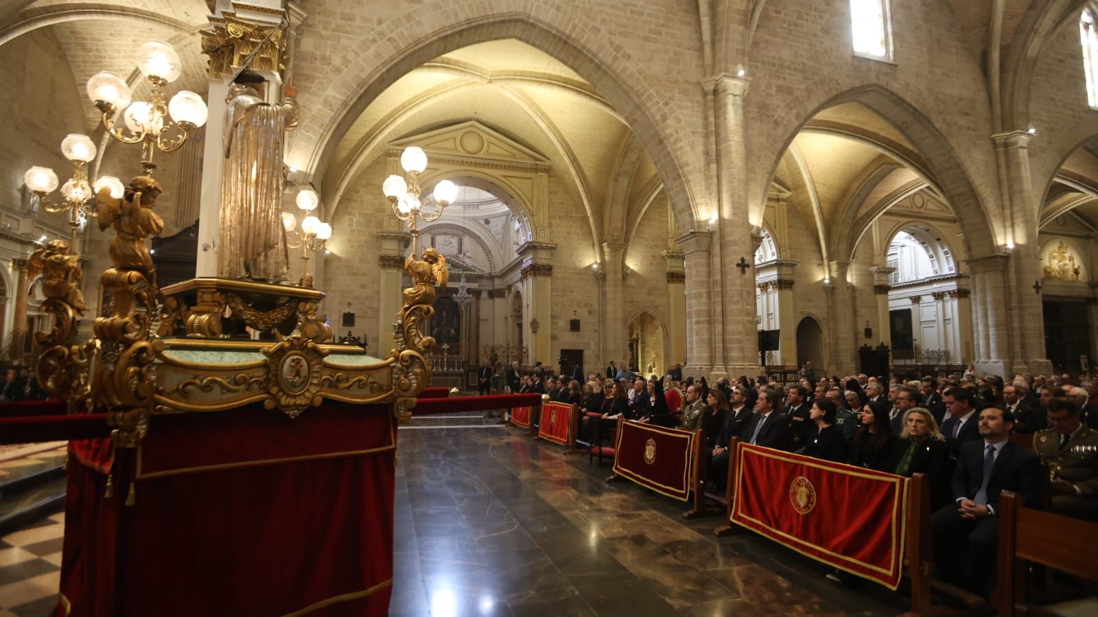 Misa por San Vicente Ferrer en la catedral de València