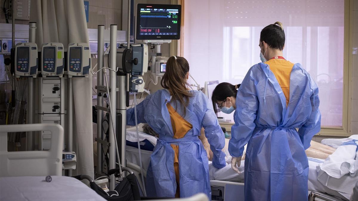 Unidad de pacientes semicriticos del Hospital de Vall d Hebron preparada para atender a pacientes criticos de coronavirus.
