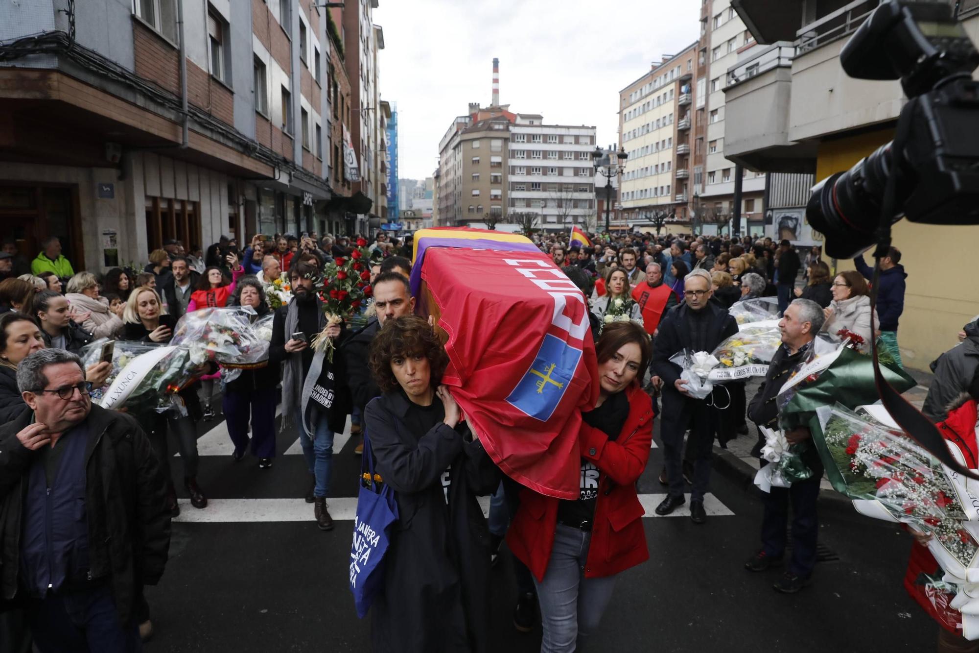 Así fue el último adiós a Anita Sirgo en Langreo