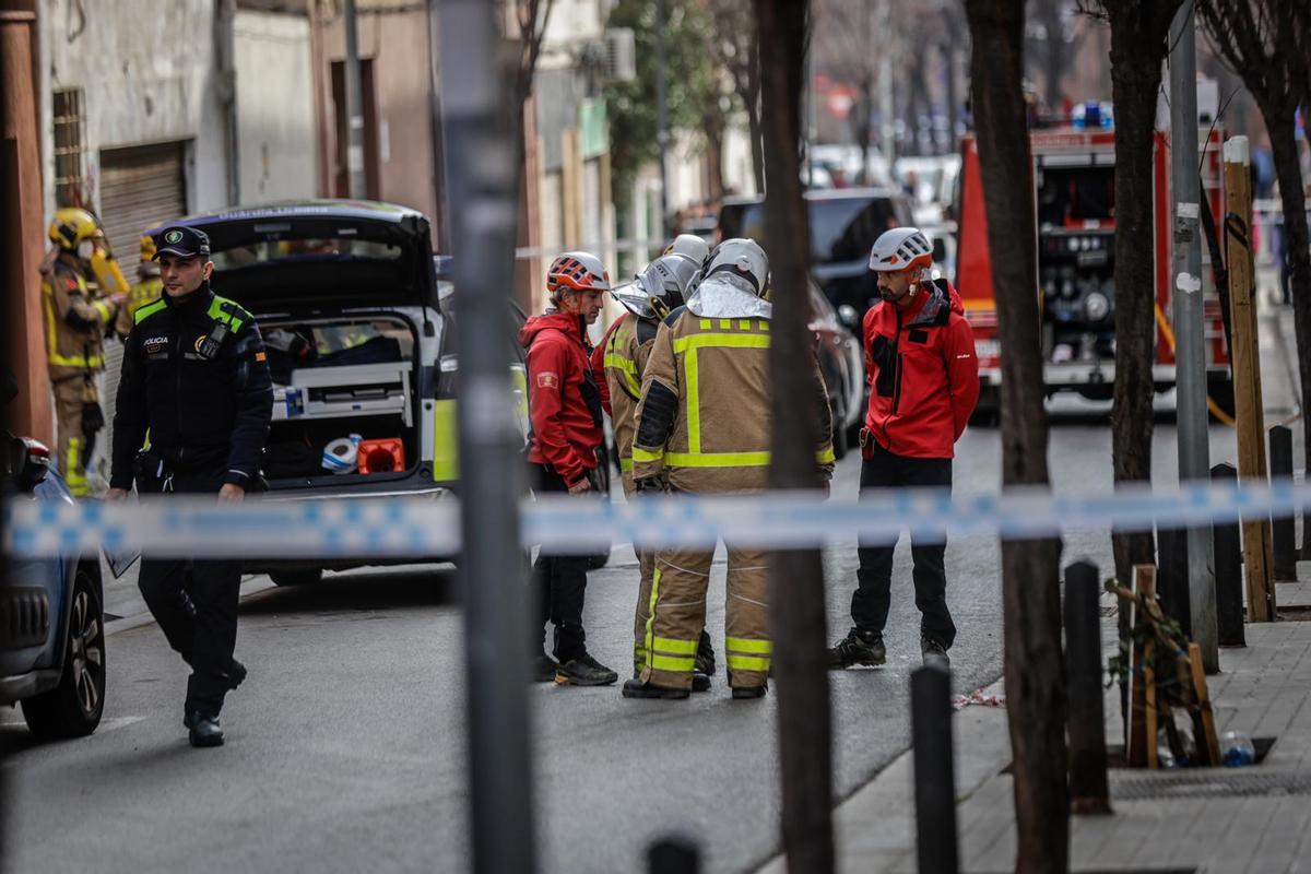 Un edificio de cinco plantas se derrumba en Badalona