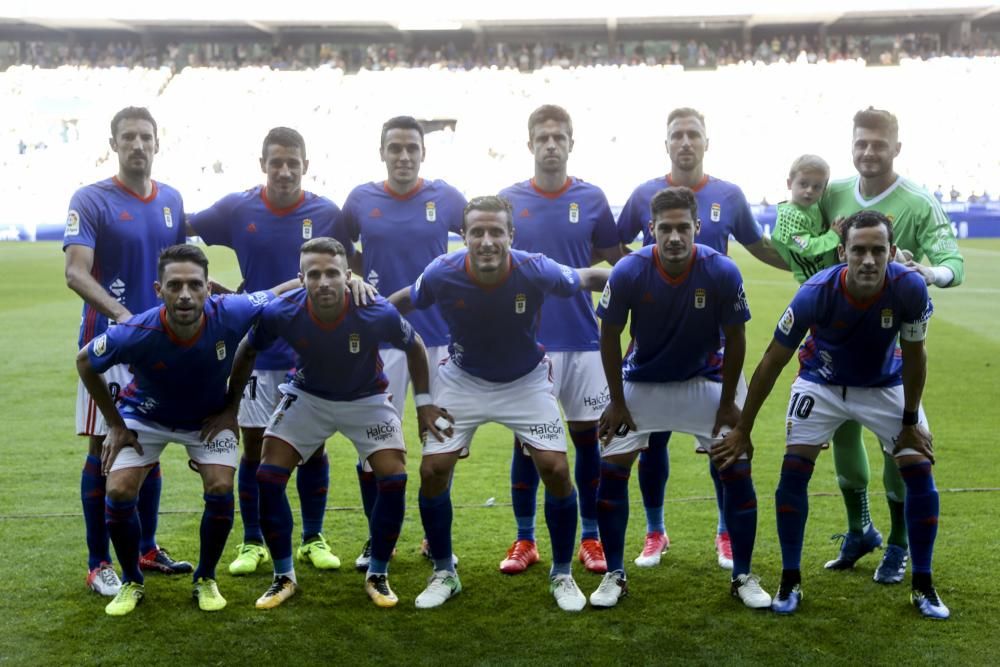 El partido entre el Real Oviedo y el Rayo Vallecano, en imágenes