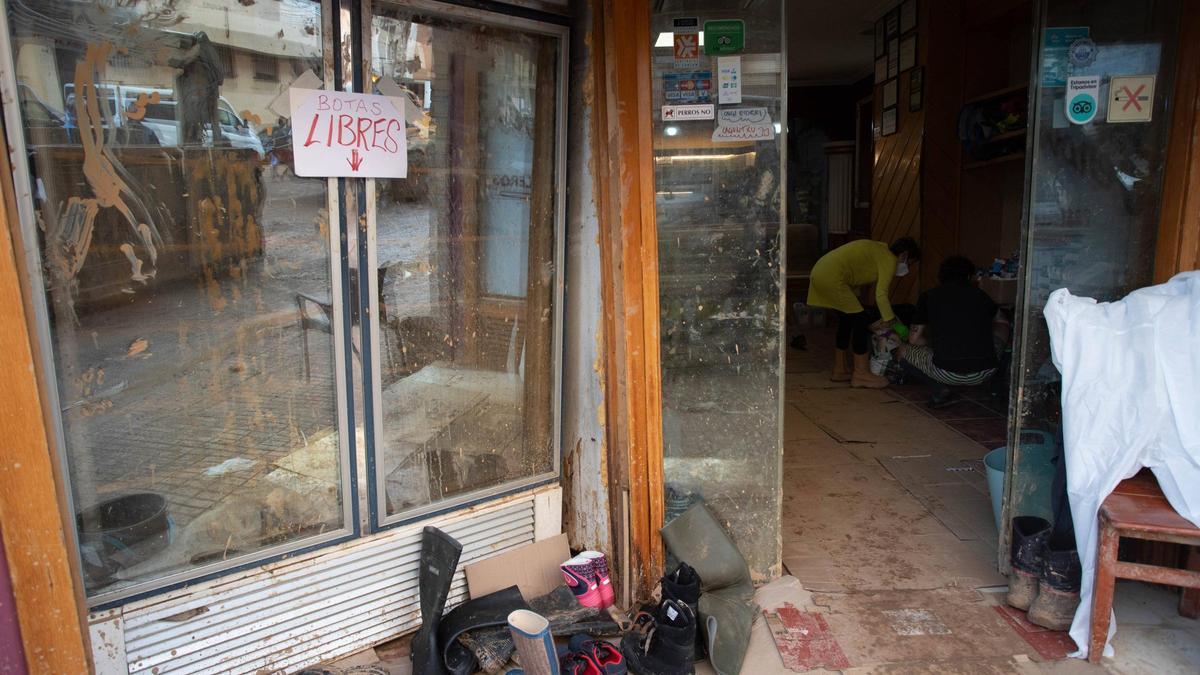 Un comercio afectado por la dana en la zona cero, en una imagen pocos días después de la dana.