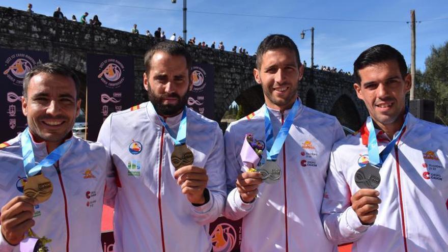 Campos, Romero, Busto y Miguéns muestran las medallas obtenidas en Ponte da Lima.