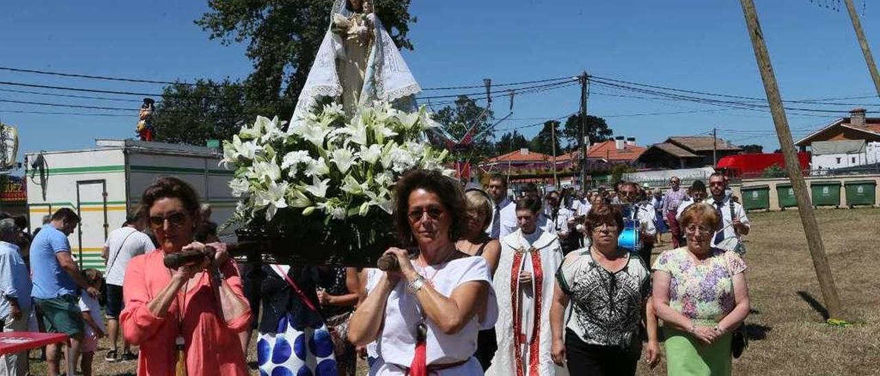 La procesión en los festejos del año pasado.