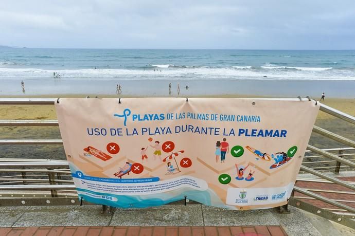 25-08-2020 LAS PALMAS DE GRAN CANARIA. Reportaje en la playa de Las Canteras (La Cícer) con las nuevas medidas Covid. Fotógrafo: ANDRES CRUZ  | 25/08/2020 | Fotógrafo: Andrés Cruz