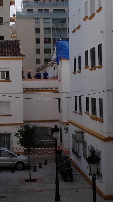 Desalojan una vivienda en Marbella al derrumbarse su techo