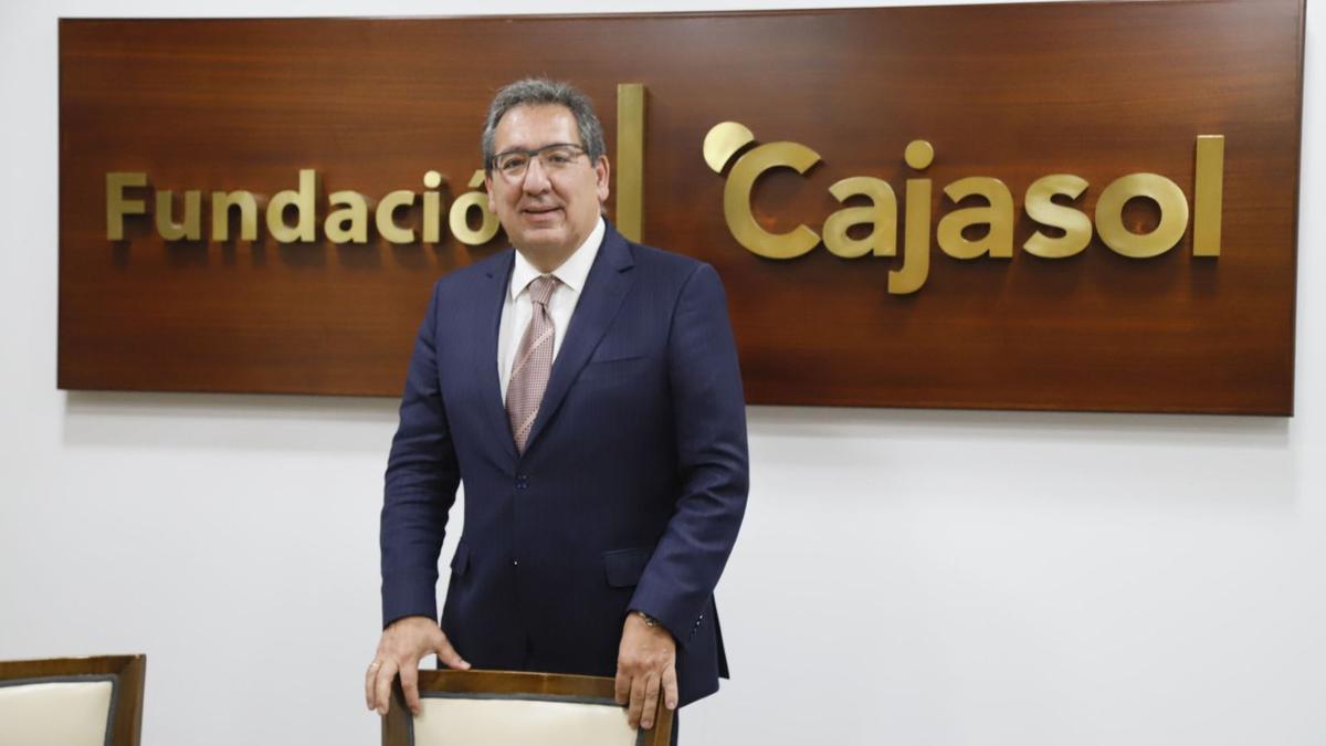 Antonio Pulido, presidente de la Fundación Cajasol, en una imagen en la sede de la entidad social y cultural.