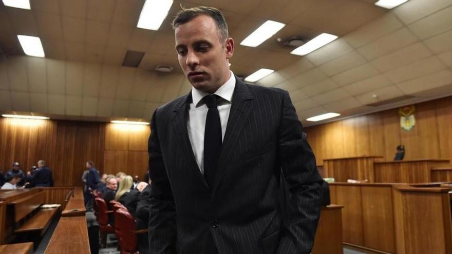 Pistorius no testificará en su vista por depresión