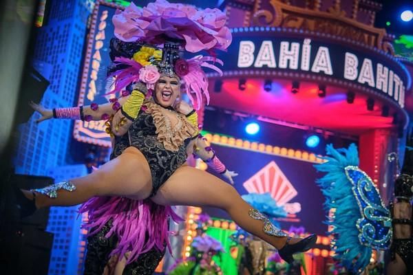 Concurso de comparsas de Santa Cruz de Tenerife 4. Bahía Bahitiare  | 15/02/2020 | Fotógrafo: Andrés Gutiérrez Taberne