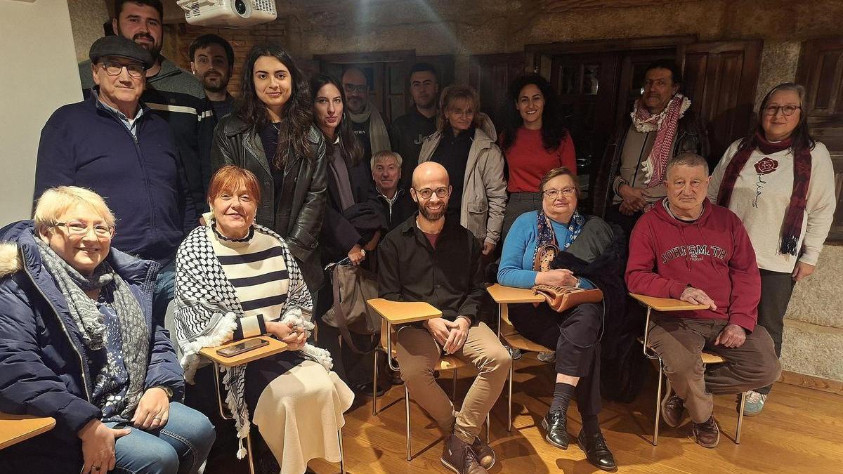 Asistentes ao acto do BNG de Meaño.