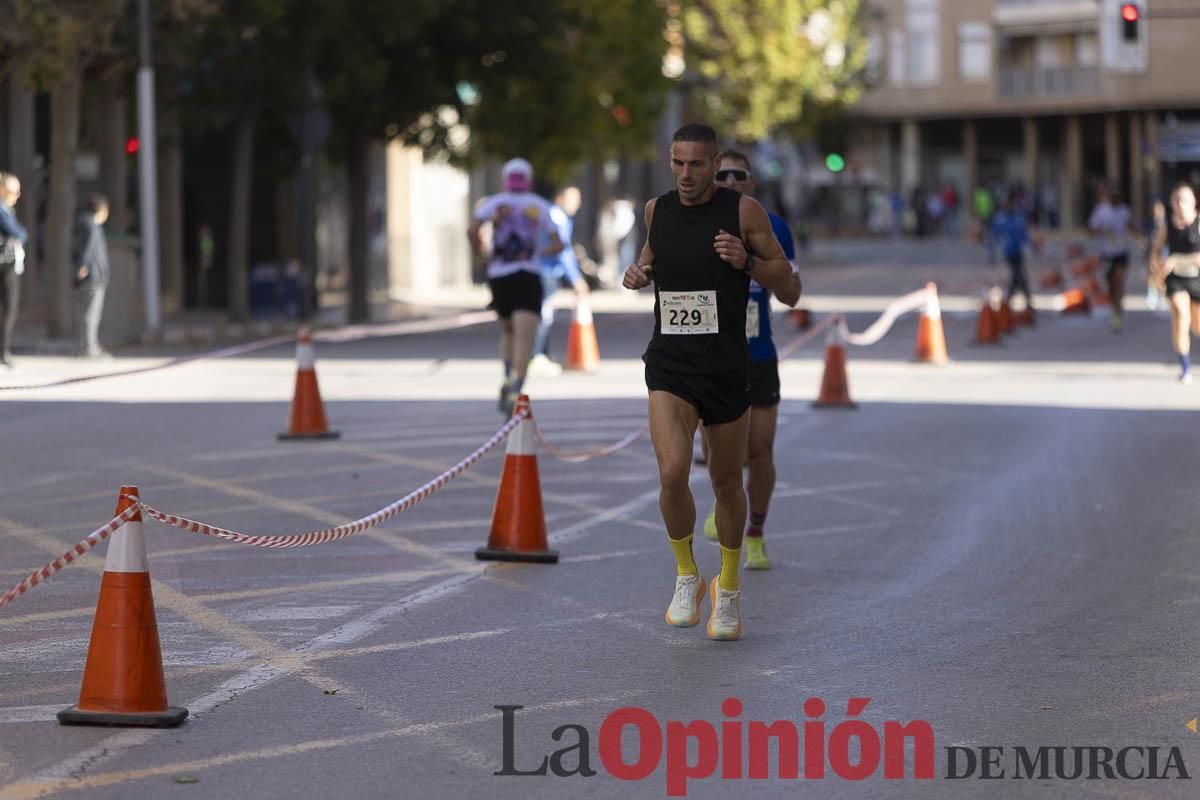 Carrera '10K Assota por ti' en Caravaca (salida y giro primera vuelta)