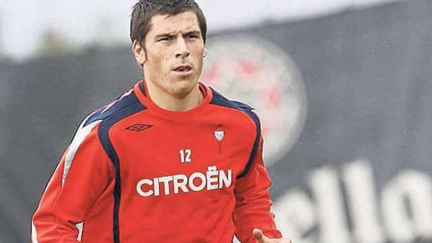 Agus, durante un entrenamiento en A Madroa en su etapa con el Celta.