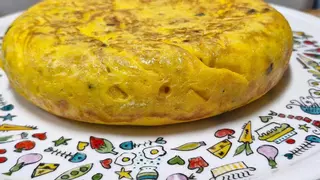 El homenaje del ganadero y gastrónomo cacereño Paco Jarillo a la tortilla de patatas