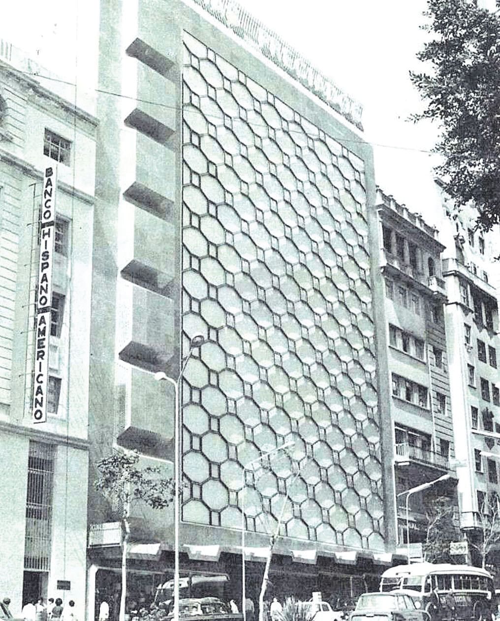 Vista del antiguo edificio de Galerías Preciados en Santa Cruz de Tenerife.